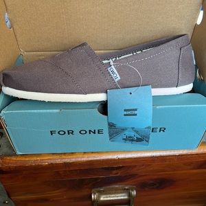 TOMS Women’s size 9 Ash Canvas Grey